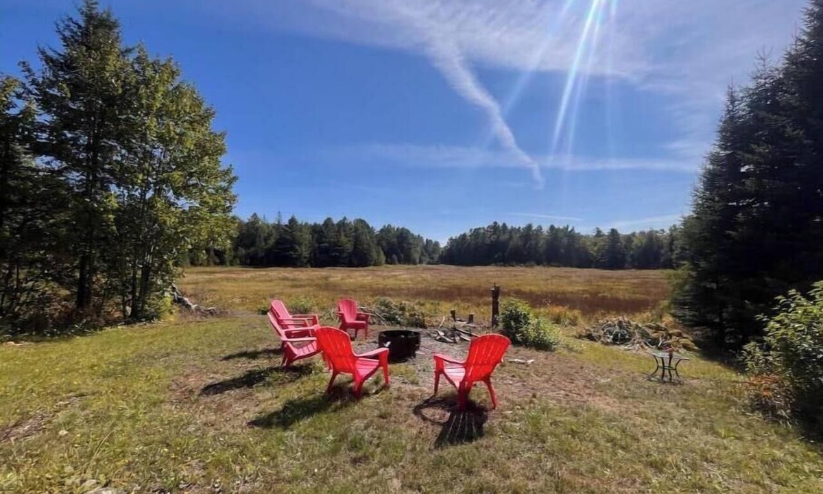 Baysville Cottage | Peaceful Muskoka Cottage by Dickie Lake in Baysville, Lake of Bays