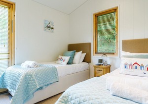 4 Hedgerows, LANREATH in Looe