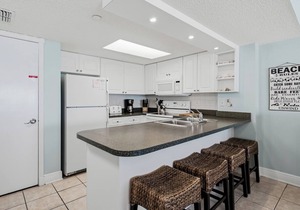 Chateaux 402 - GULF FRONT Condo - Vacation Dreams in Indian Shores