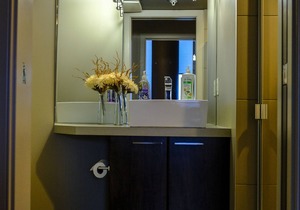 DOWNTOWN Luxury High-Rise Condo 2 BR / 2 BA Suite Next To BMO / Stampede Grounds in Calgary