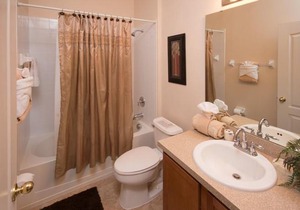 Marie's West Haven Villa - Four Bedroom Home in Davenport