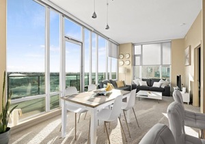 Simply Comfort. Trendy 2Br Apartment Downtown Parking in Calgary/Canada