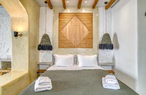 Naousa Apartment | Aegis Royale Villa