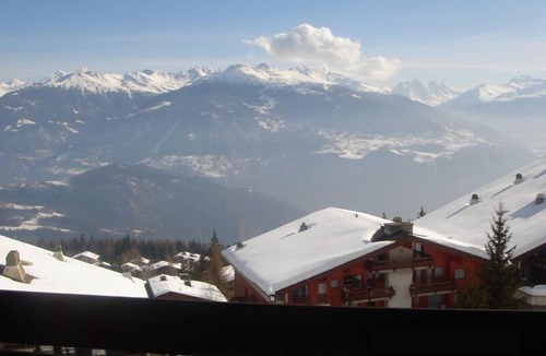 Anzere Apartment | Apartment with an entrance corridor, 1 bedroom with a double bed, 1 bedroom with 2 single beds,1 dou