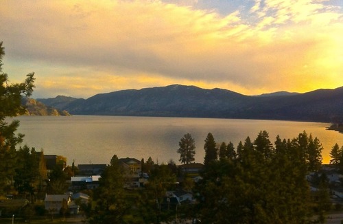 Central Okanagan House | Beautiful 750sqf private suite.Spectacular view, close to downtown!