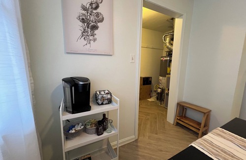 Draper House | Charming 3-bedroom house with AC in Draper Flats