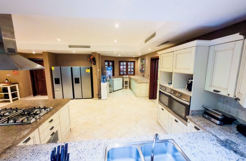 Playa Bibijagua Villa | Cocotal Las Brisas Luxury 6BR Villa for Families, Groups & Events