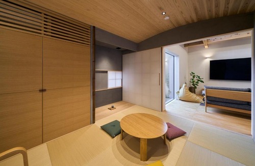 Mitoyo Apartment | Cortile