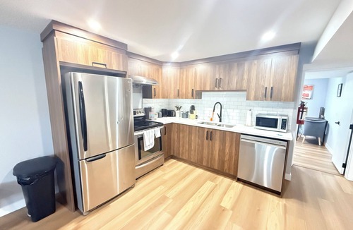 Haysboro House | Cozy 2 Bedroom Secondary suite (basement)