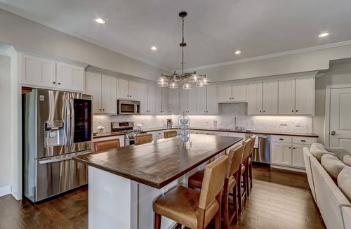 Dahlonega House | Executive Retreats, Family Reunions, Near Montaluce, 8 King Beds