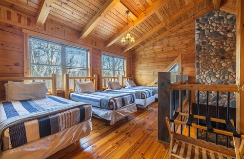 Rockbridge Cabin | Green Acres Lodge With Indoor Saltwater Pool