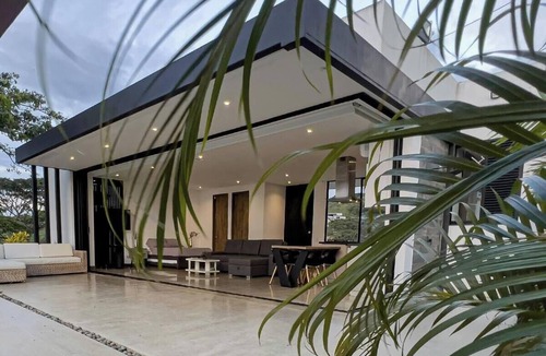 Pereira House | LoftMerak sunsets, Jacuzzi, terrace, privacy, wifi