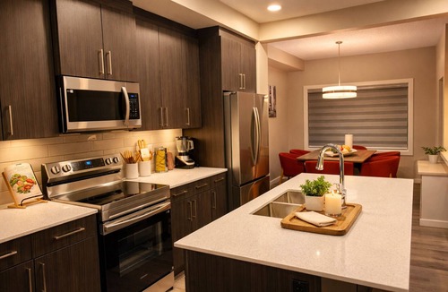 Leduc House | NorthEdge Suites Peaceful 3-bedroom townhome in charming Leduc neighborhood