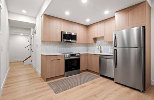 Banff Trail House | "Pavia" Suite, Private Entry, Short Walk to U of C