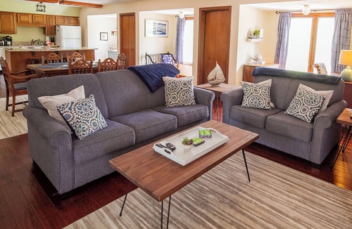 West Shore House | Rock Creek Loft Guest House neighboring Lake Perry