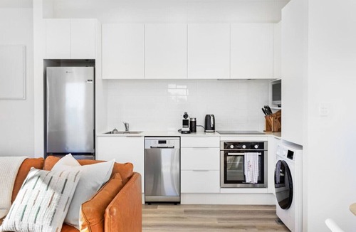 Pukekohe House | Stunning 2BR Luxury in Pukekohe | WiFi Netflix