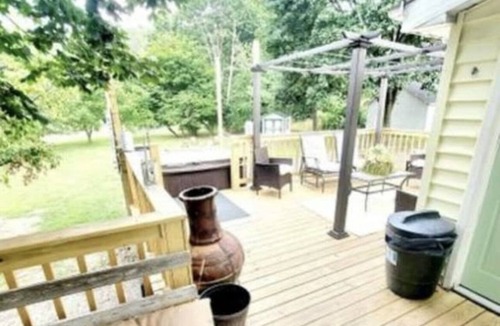 North Canton House | The Hideaway Boujee Farmhouse lots to do and Love