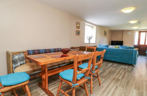 Barlby House | Thistle
