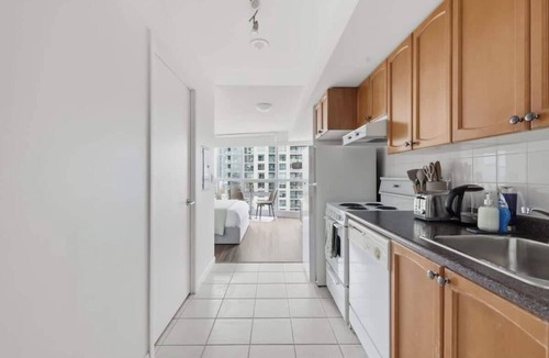 Fort York Apartment | Waterfront Studio at Fort York Walk to the Lake