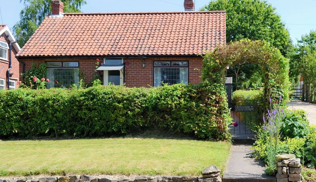 2 bedroom accommodation in Thornton le Dale, near Pickering in Pickering