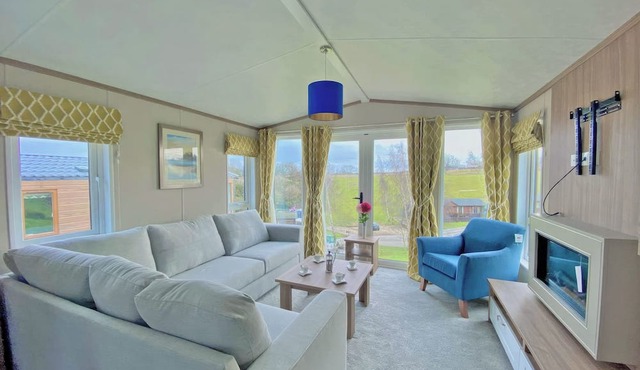 2 bedroom accommodation in Tunstall, Richmond in Richmond
