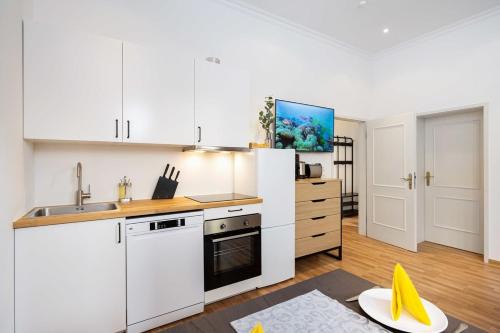 2bedroom in historic villa near Nymphenburg Palace in Munich