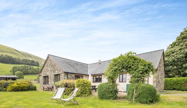 4 Bed in Tywyn (oc-23385) in Llanfihangel-y-pennant