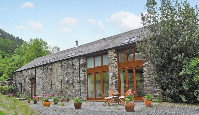4 bedroom accommodation in Abergynolwyn in Abergynolwyn