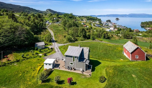 5 bedroom beach front home in Bjoa in Bjoa