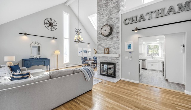 5-bedroom vacation home just 3 minutes drive to Cape Cod Beaches in Chatham