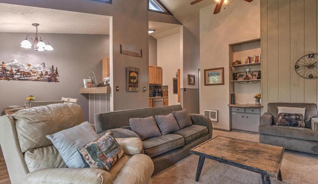 Abbot House - Unit 20 in Bend