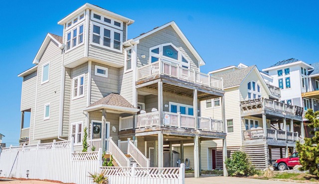 Acqua - KDH MP 6.5, Ocean View, Steps to Beach, Elevator, Pool, Hot Tub, Rec Room in Kill Devil Hills