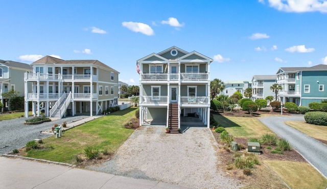 "Always Chillin'" Dune home with private hot tub , 5 bedrooms 4 bathrooms in Holden Beach