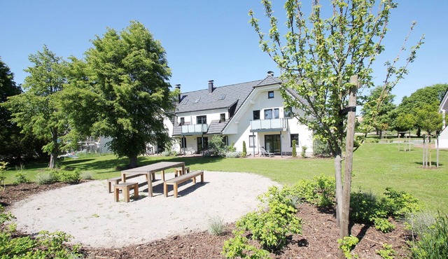 Apartment close to the beach with balcony, use of swimming pool and sauna - Rex Rugia H-1010 in Mönchgut OT Lobbe
