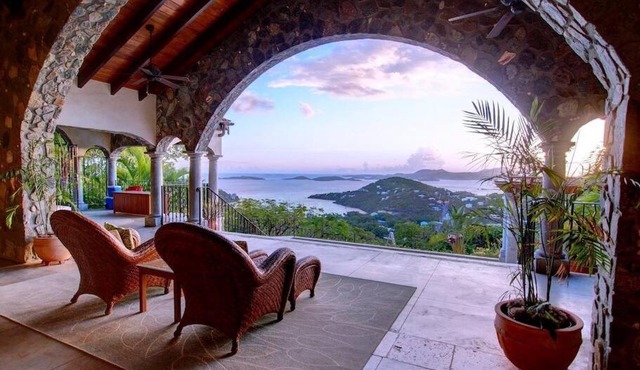 Arc Du Soleil- 3 BDRM Sleeps 6 Stunning Views in Cruz Bay