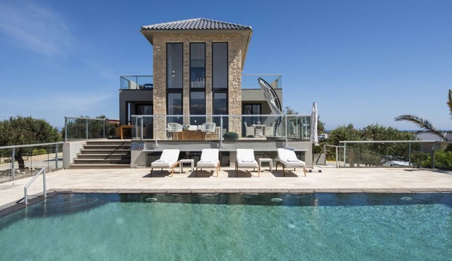 Athena Villa Superior in Crete