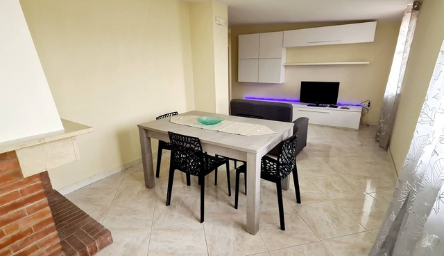 Attic apartment in quiet area, close to many points of interest in Marcianise
