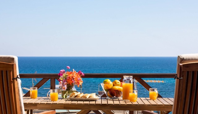 Avra Apartments - Meltemi in Καλύβες