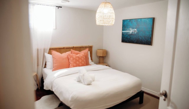 Beach 2BR Escape | Relaxed Coastal Vibes|Fireplace in Belleville