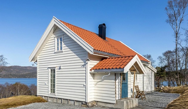 Beach front home in Vikebygd with WiFi in Vikebygd