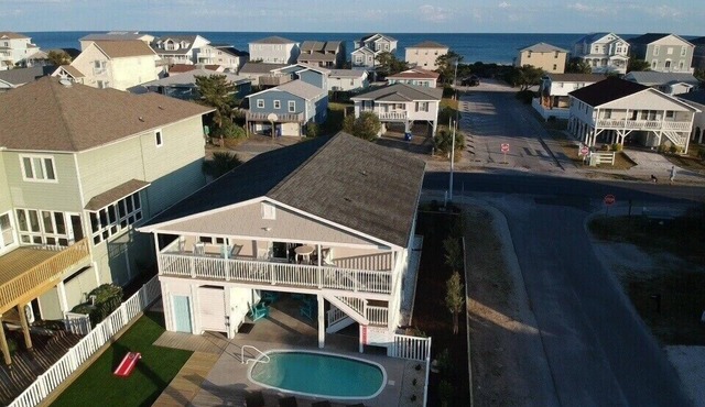 Canal/w dock, pool, ocean view, 1 block from beach & EV charger in Ocean Isle Beach