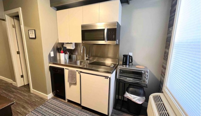 Central Farmhouse-Style Micro Apartment in Lethbridge