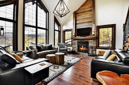 Chalet 27 Chemin Blanc by Les Chalets Alpins in Stoneham