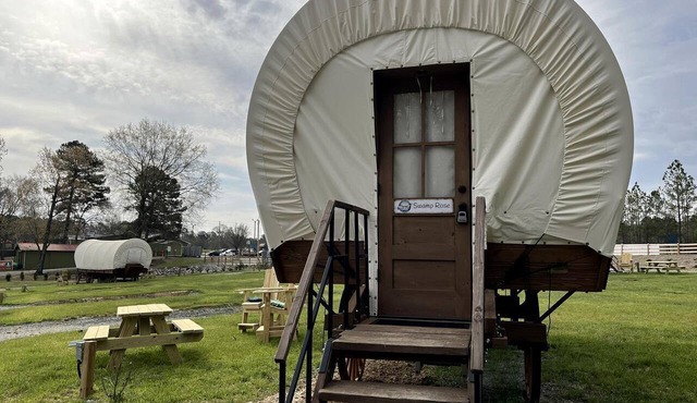 Charming Covered Wagon Retreat for Four in Lillington, North Carolina in Lillington