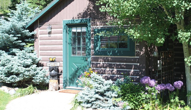 Charming Log Cabin In Beautiful Cottonwood Canyon, Just Outside of Bozeman in Bozeman