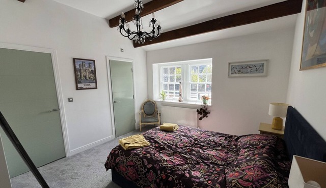 Charming pottery barn conversion 2 mins from Horsforth train station. in Horsforth