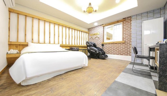 Cheonan Business Hotel in Cheonan