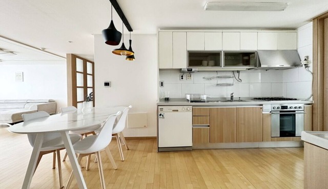 ★Cheongdam Premium Apt in Gangnam★3Bdr 2Bath★n in Seoul