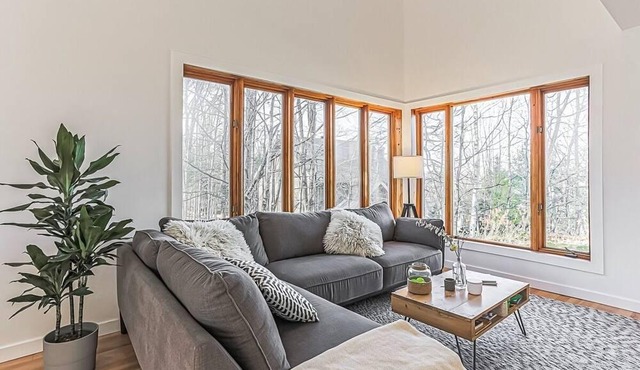 Cocooning Chalet in Saint-Sauveur