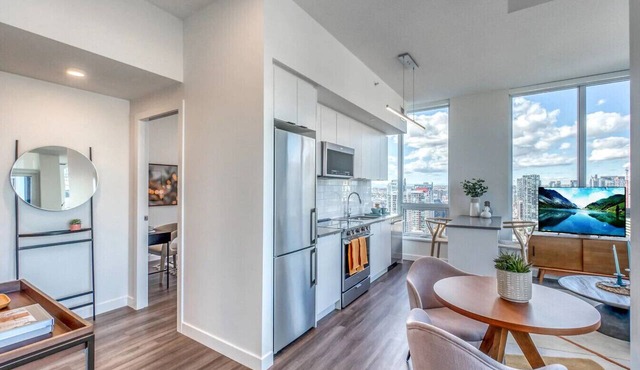 Corporate 1 Bedroom Apartment in Calgary | BLVD Beltline Building in Calgary